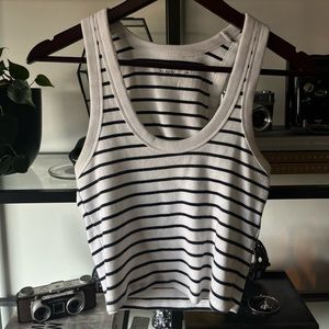 Abercrombie Essential Scoopneck Tank